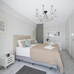 Stylish Algarve With Spacious Terrace & Sea Views Apartamento