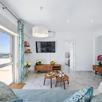 Stylish Algarve With Spacious Terrace & Sea Views Apartamento Quarteira
