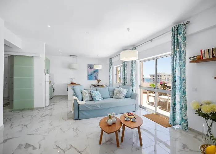 Apartment Stylish Algarve With Spacious Terrace & Sea Views *