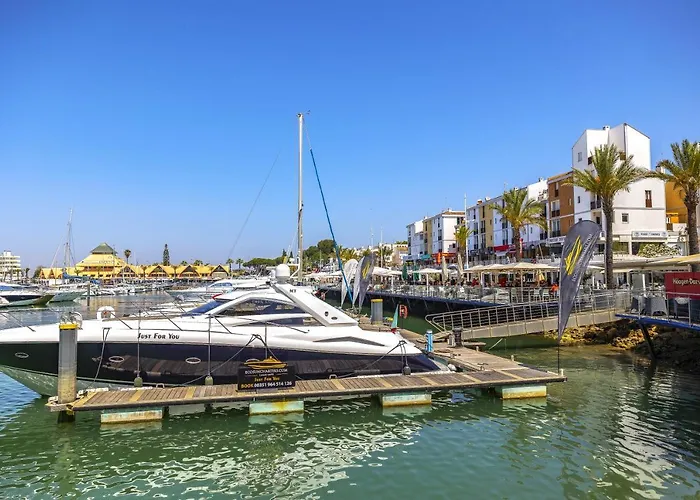 Apartment Stylish Algarve With Spacious Terrace & Sea Views