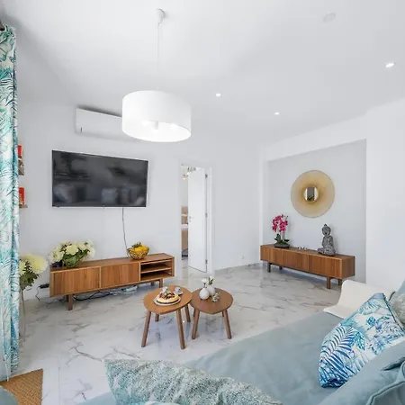 Stylish Algarve With Spacious Terrace & Sea Views Apartment *