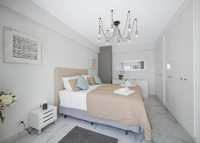 Stylish Algarve With Spacious Terrace & Sea Views Apartament