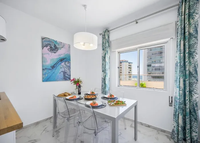 Apartament Stylish Algarve With Spacious Terrace & Sea Views