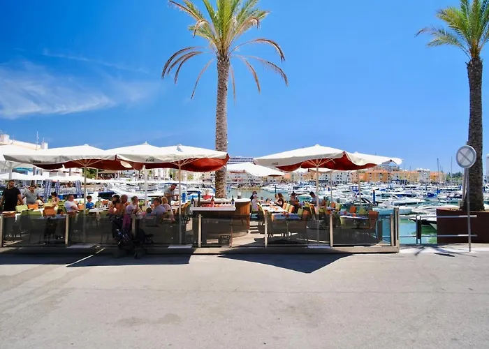 Apartament Stylish Algarve With Spacious Terrace & Sea Views Quarteira